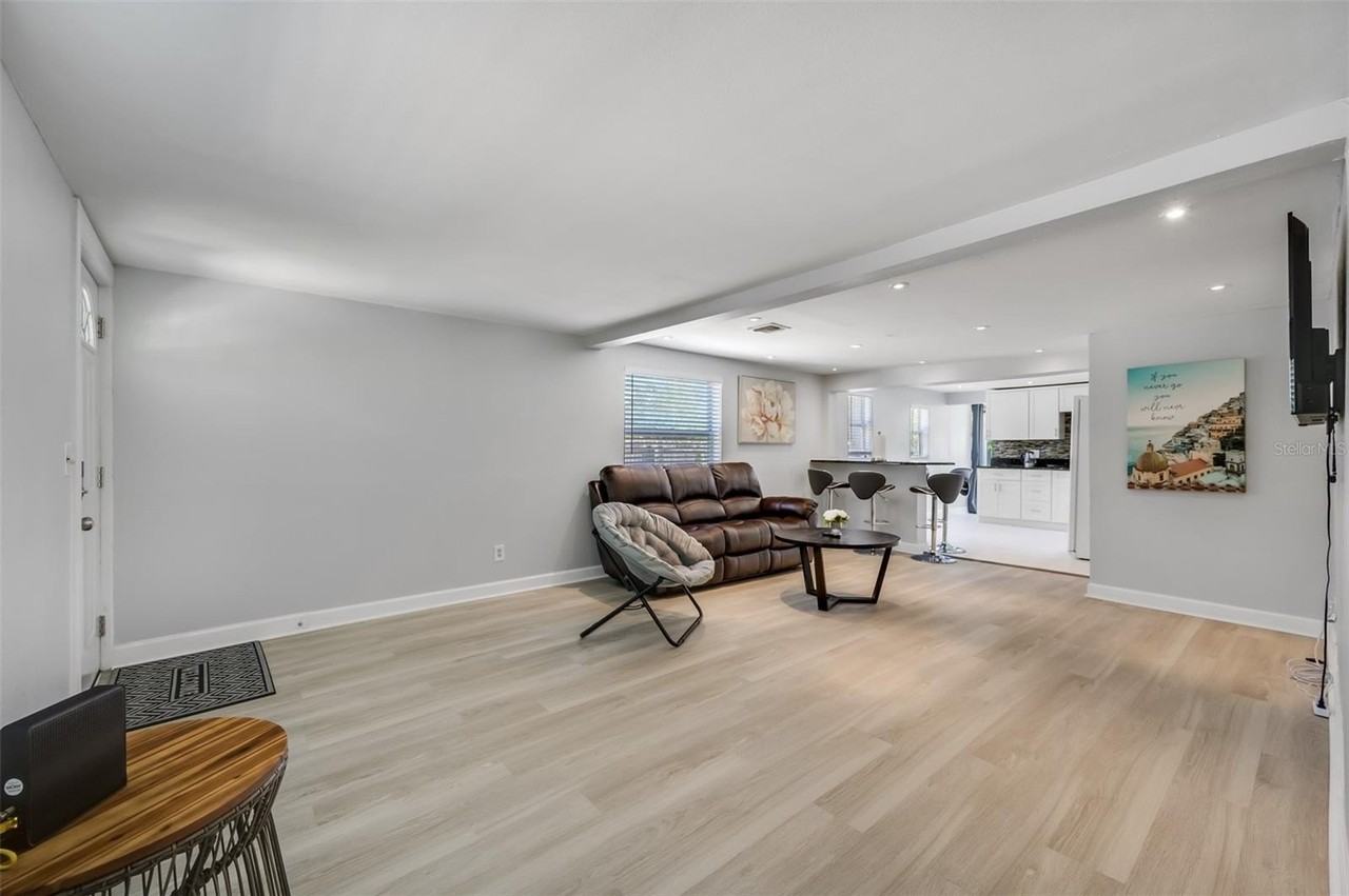 1601 Palm Way - Photo 7 of 25