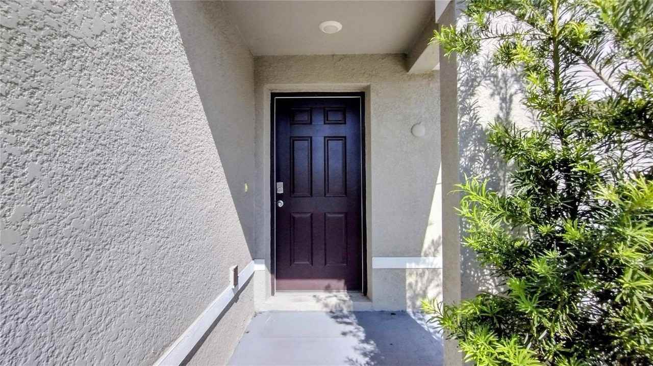 16702 Carlton Pond St - Photo 2 of 29