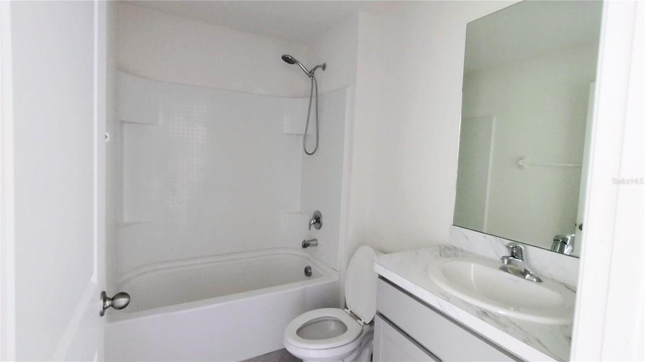 16702 Carlton Pond St - Photo 7 of 29