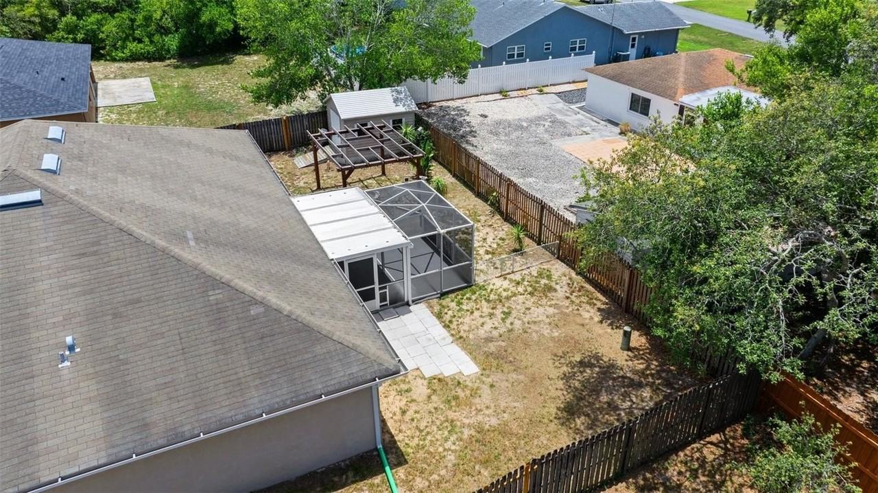 11366 Riddle Dr - Photo 4 of 49