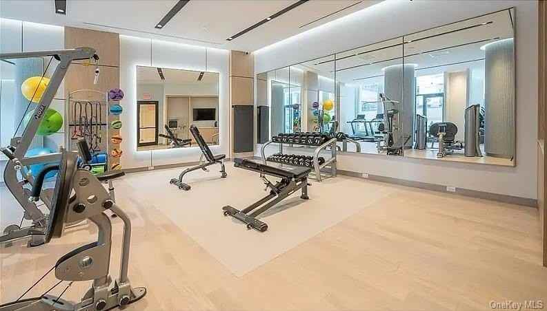 13618 Maple Ave #5B - Photo 3 of 31