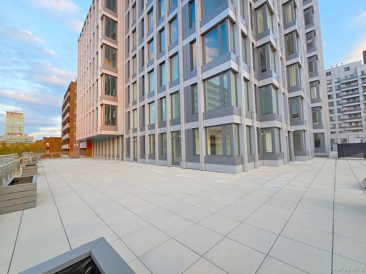 13618 Maple Ave #5B - Photo 7 of 31