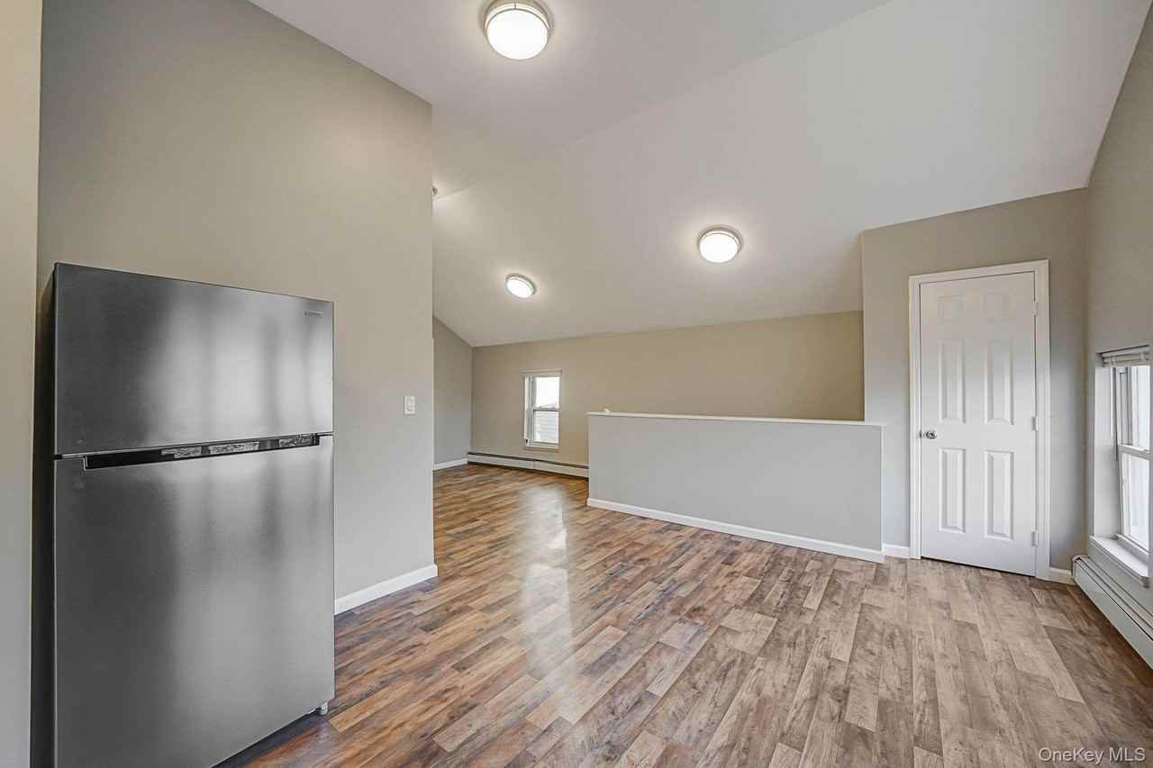 158 Oldfield Ave - Photo 6 of 18