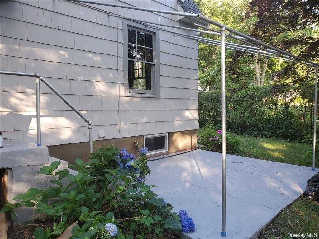 1 Myrtle Ave - Photo 6 of 17