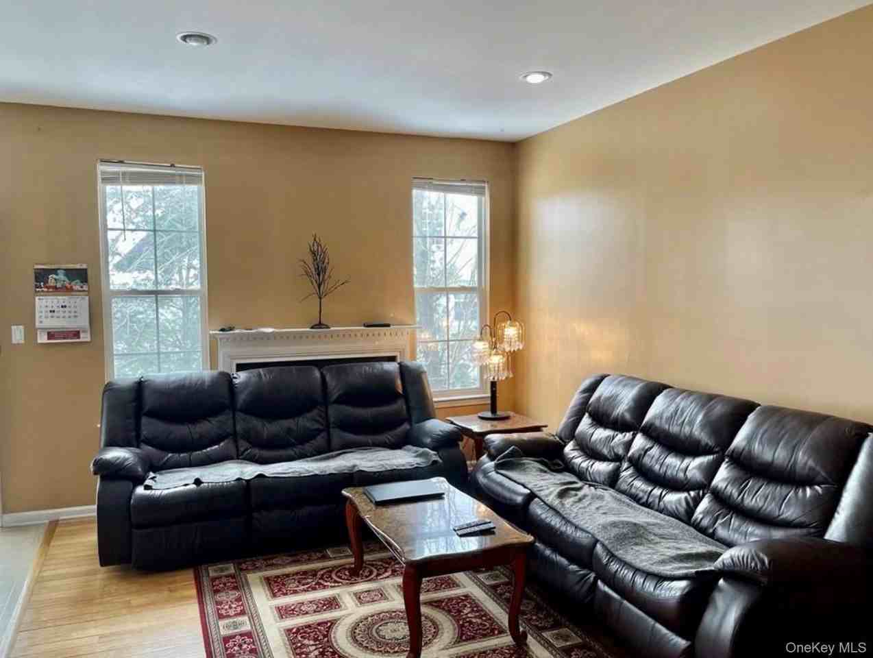 28 Ford Ct - Photo 3 of 15