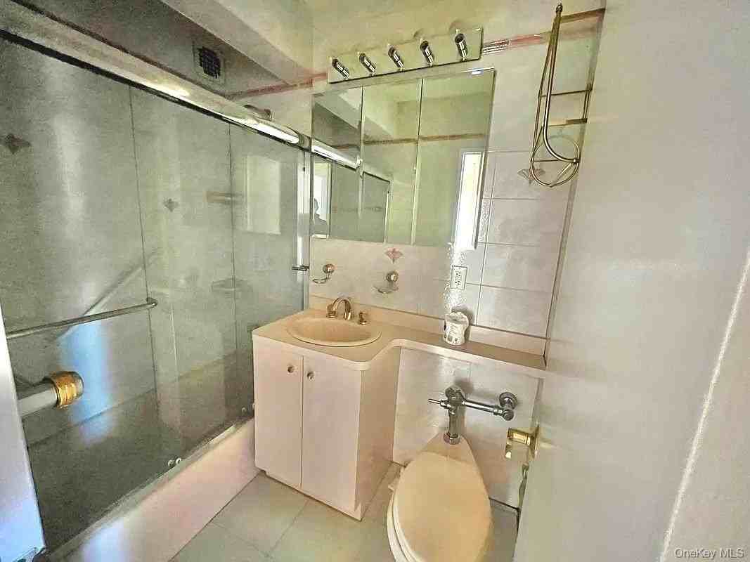 10025 Queens Blvd #3M - Photo 6 of 14