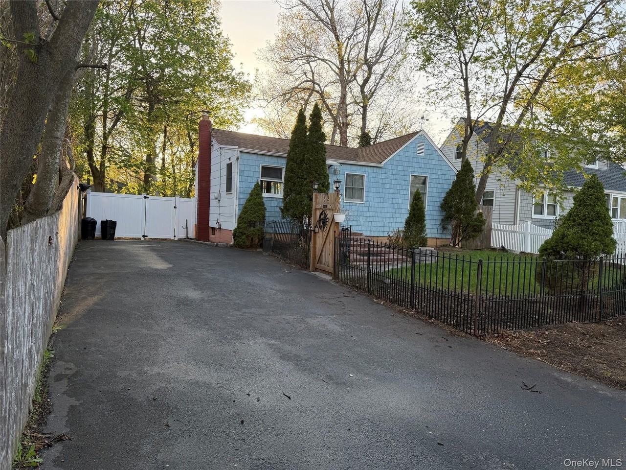 32 Dewey St - Photo 2 of 3