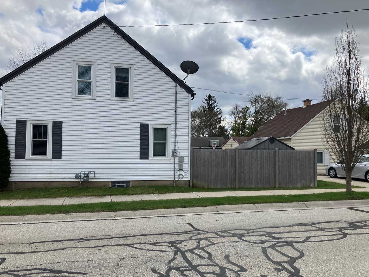 1001 8th Ave #1 - Photo 2 of 42