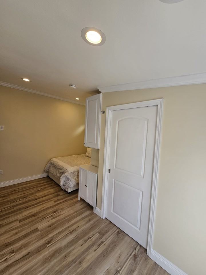 901 Carlson Dr #1 - Photo 5 of 31