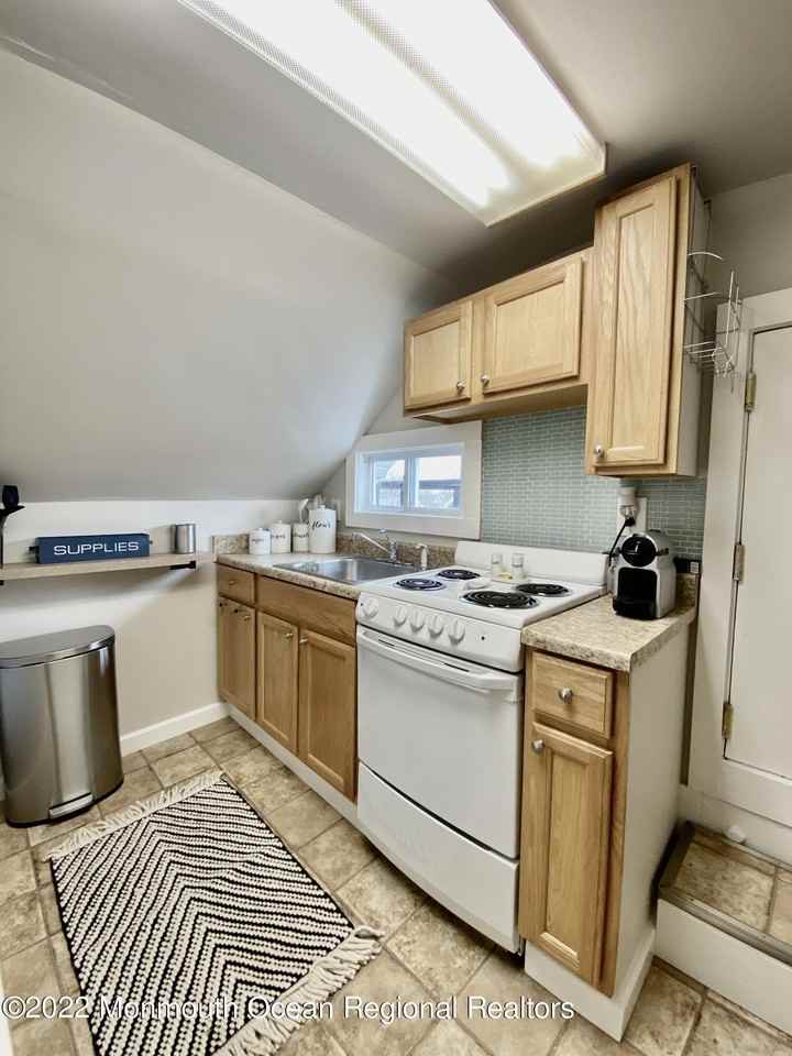 409 6th Ave #6 - Photo 6 of 8