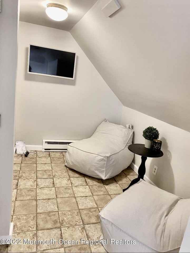 409 6th Ave #6 - Photo 7 of 8