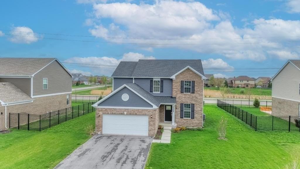 2264 Fountain Ln - Photo 2 of 43