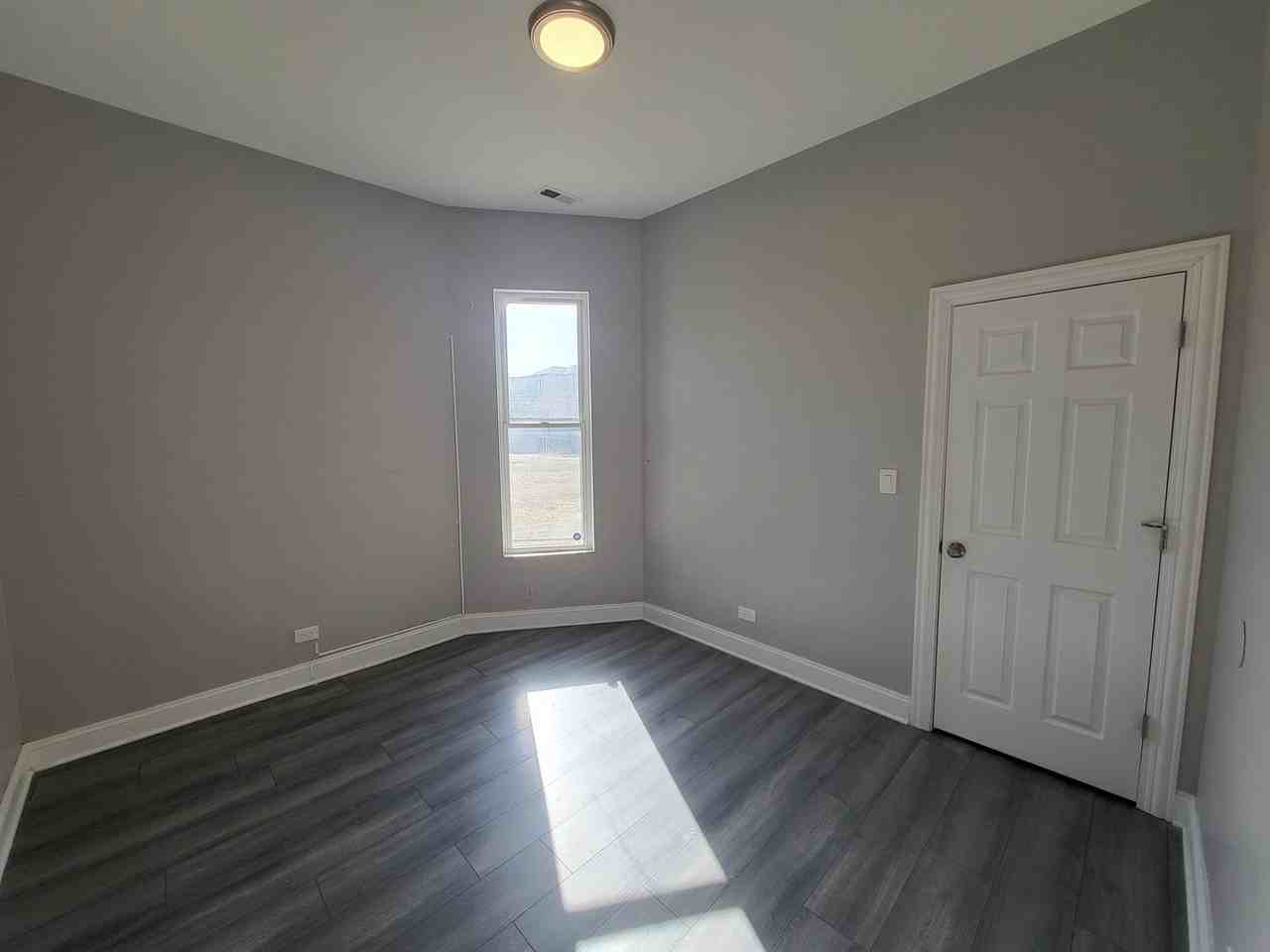 6522 S Ellis Ave #1 - Photo 5 of 9