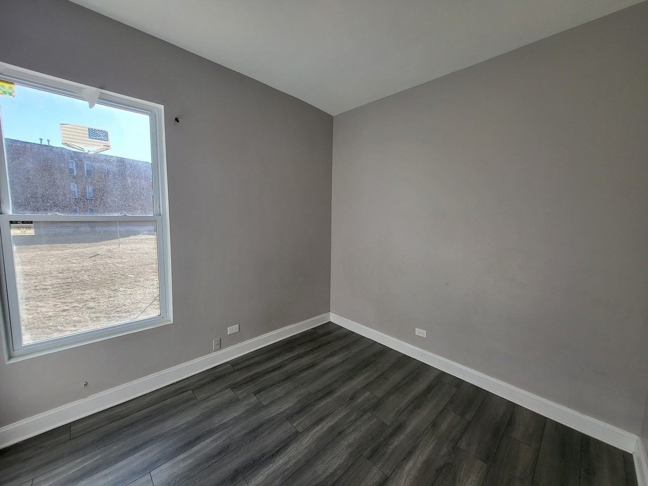 6522 S Ellis Ave #1 - Photo 7 of 9