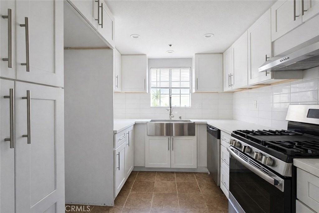 598 S 2nd St #B - Photo 5 of 23