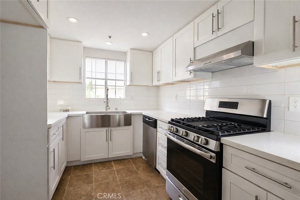 598 S 2nd St #B - Photo 6 of 23