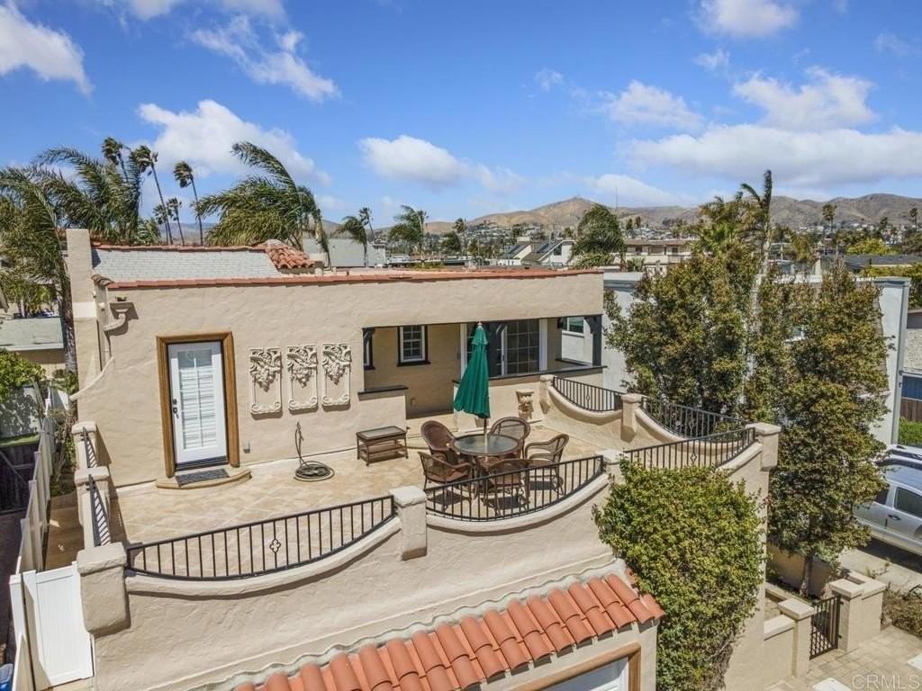 1157 Winthrop Ln - Photo 2 of 31