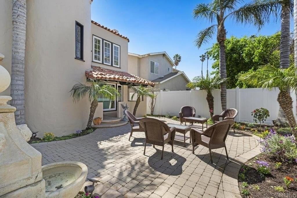 1157 Winthrop Ln - Photo 4 of 31