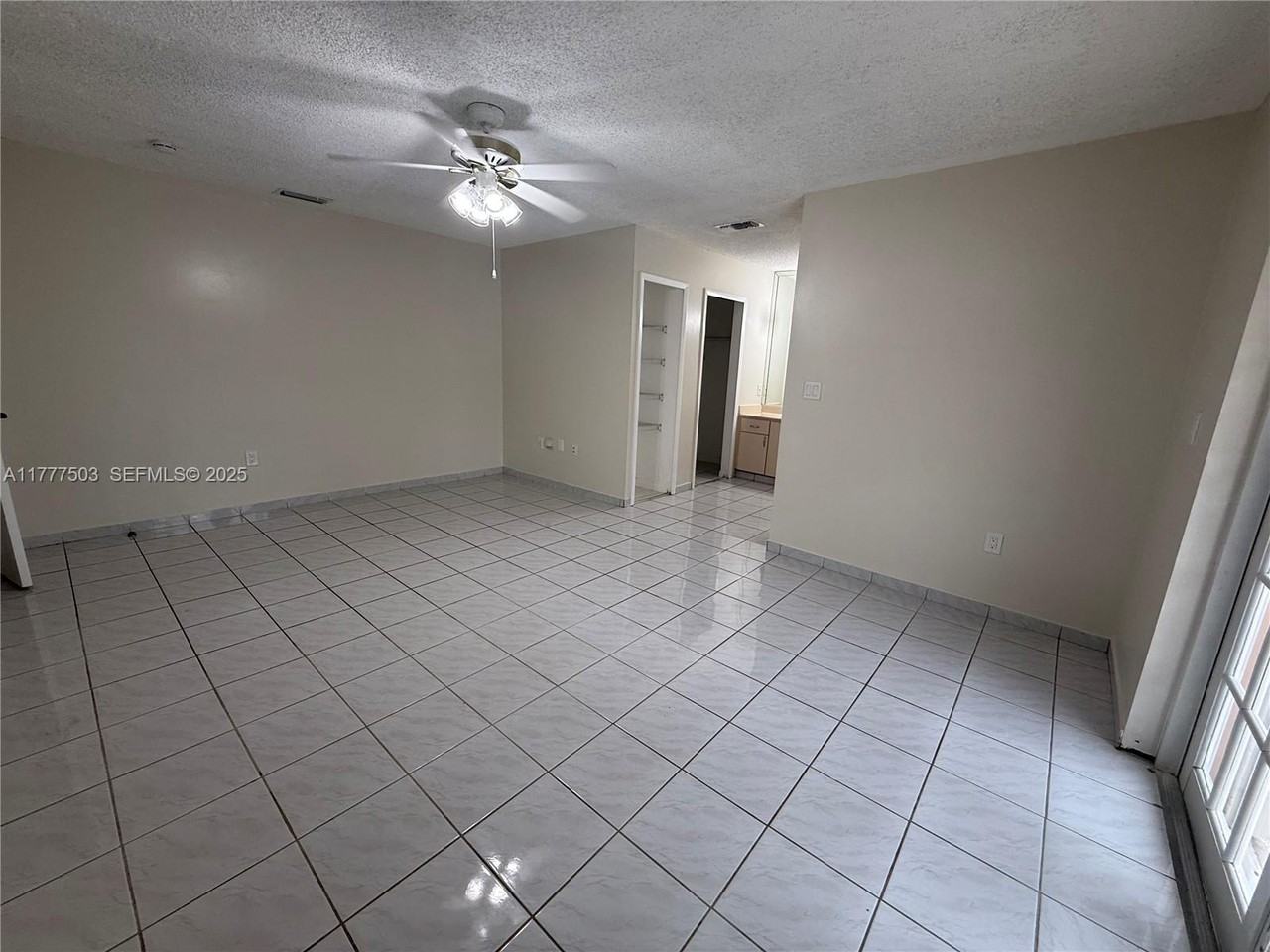 14410 Southwest 114th Street - Photo 3 of 26