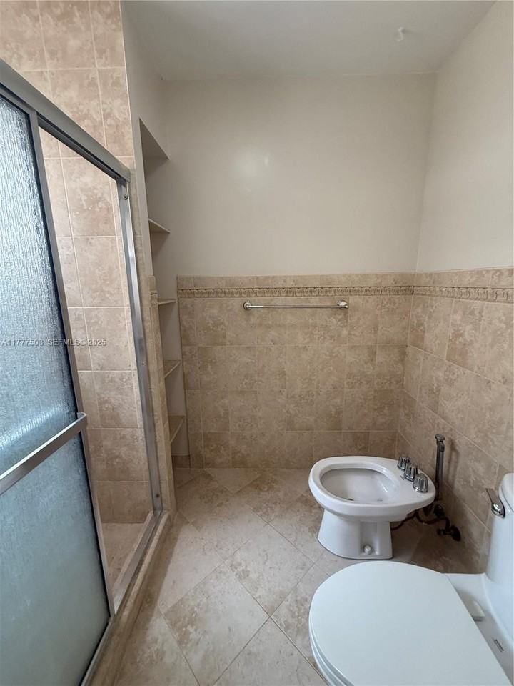 14410 Southwest 114th Street - Photo 7 of 26