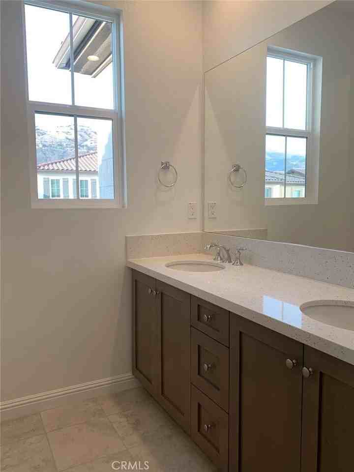 20816 Pine Cone Cir - Photo 4 of 19