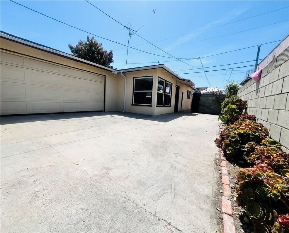 4824 W 117th St - Photo 3 of 16