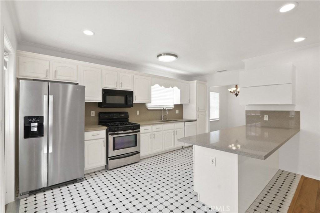 4232 Walnut Ave - Photo 6 of 20