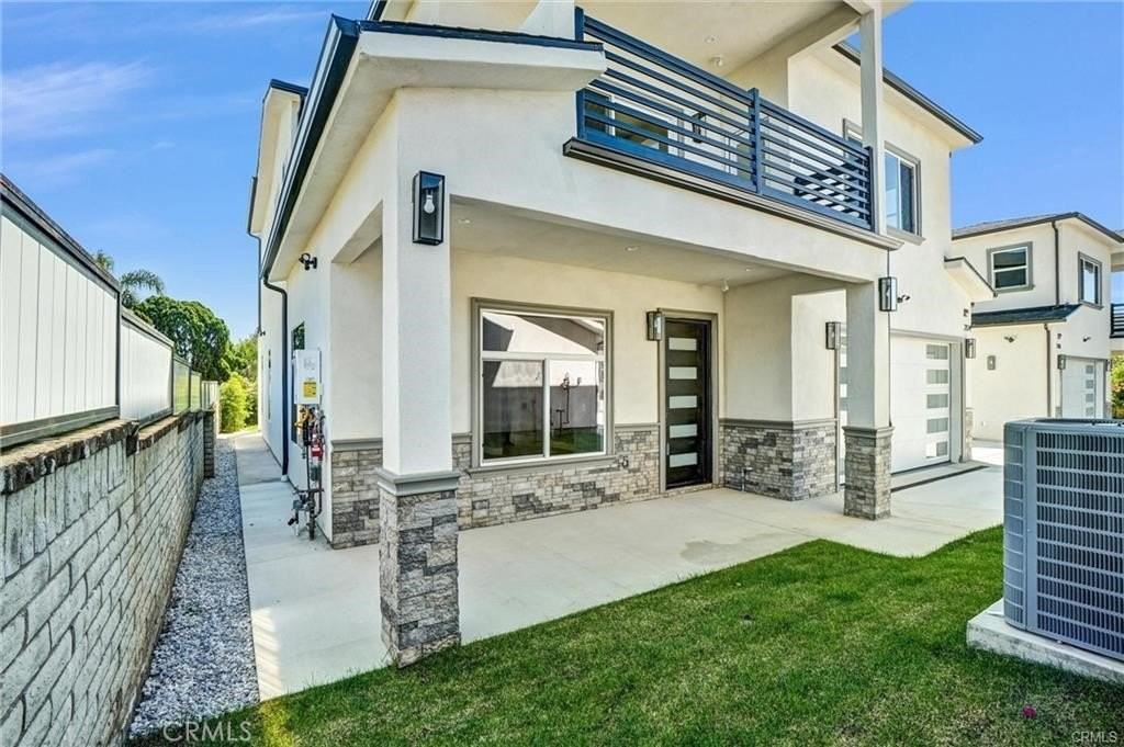 2128 W 238th St - Photo 2 of 30