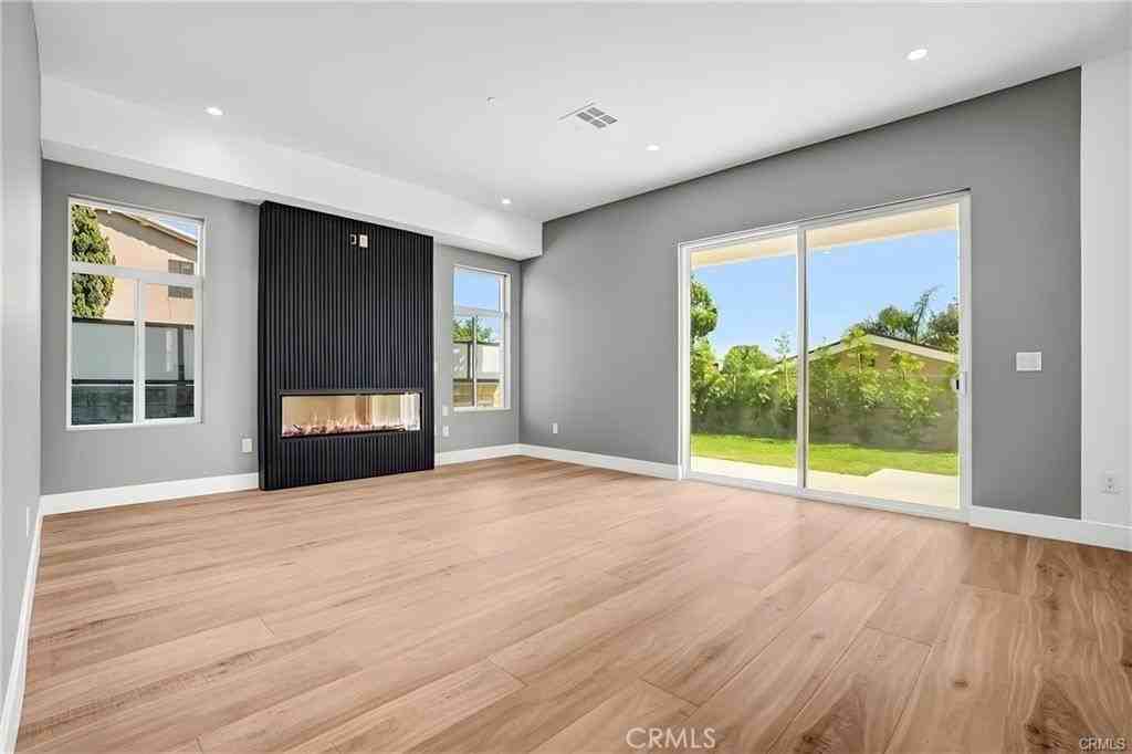 2128 W 238th St - Photo 7 of 30