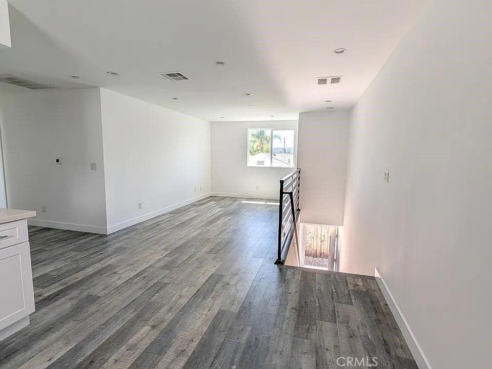 5645 Willowcrest 1/2 - Photo 4 of 14