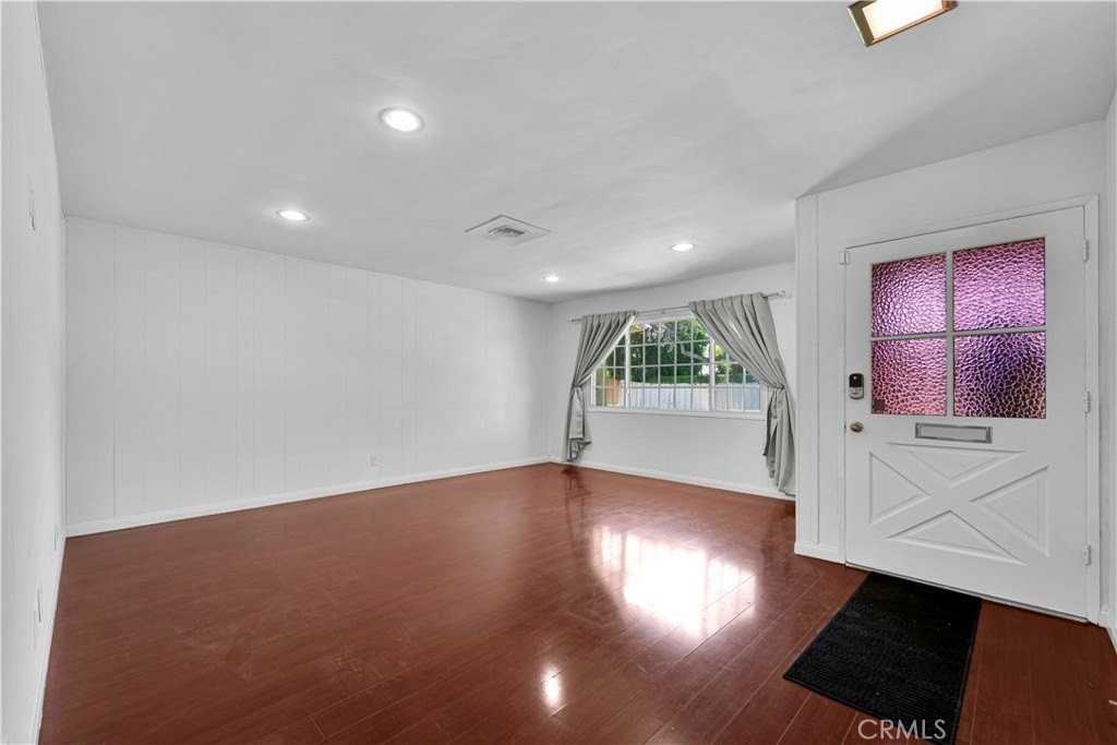 6656 Cleomoore Ave - Photo 6 of 28