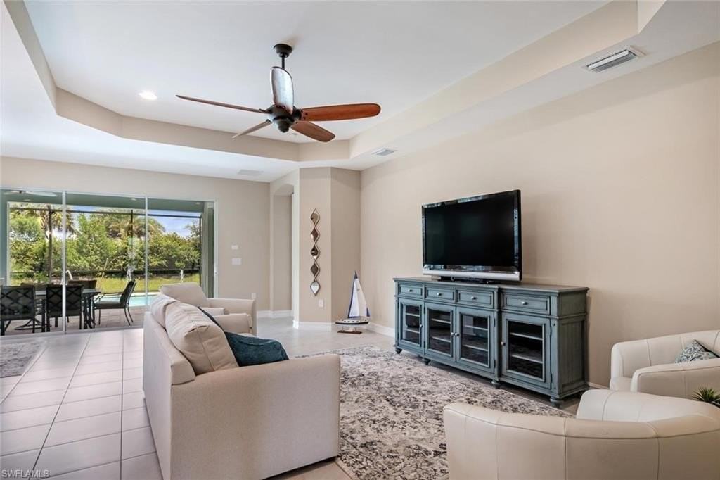 14586 Tropical Dr - Photo 3 of 33