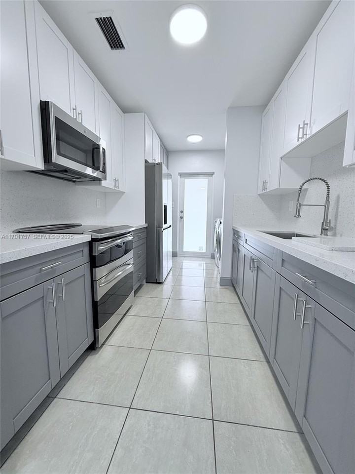 956 West 68th Street - Photo 2 of 21