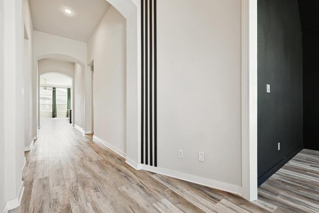 1613 Chickadee Dr - Photo 4 of 31