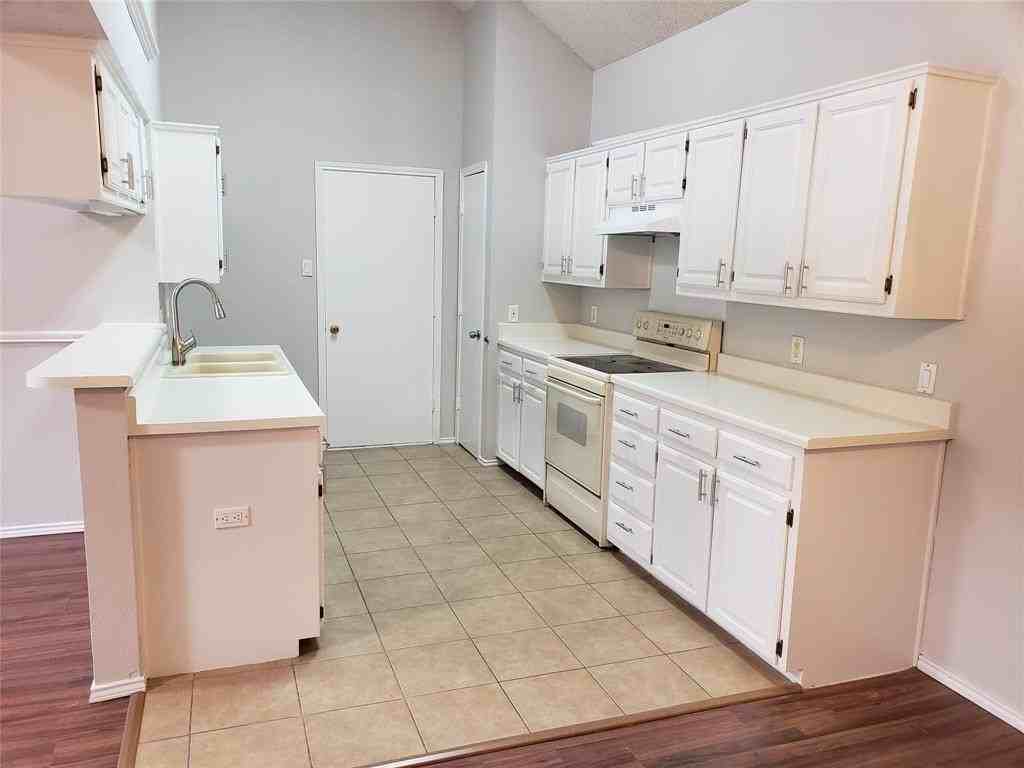 940 S Old Orchard Ln - Photo 4 of 22