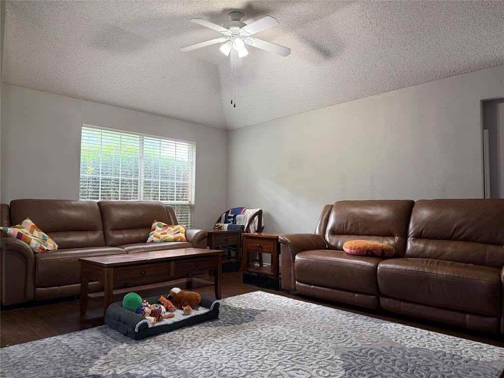 11616 Charlotte Ln - Photo 3 of 16