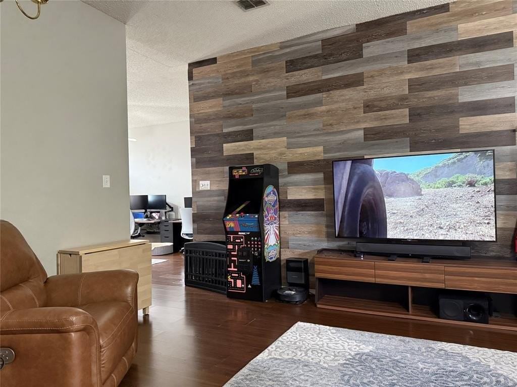 11616 Charlotte Ln - Photo 4 of 16