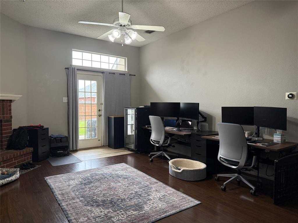 11616 Charlotte Ln - Photo 5 of 16