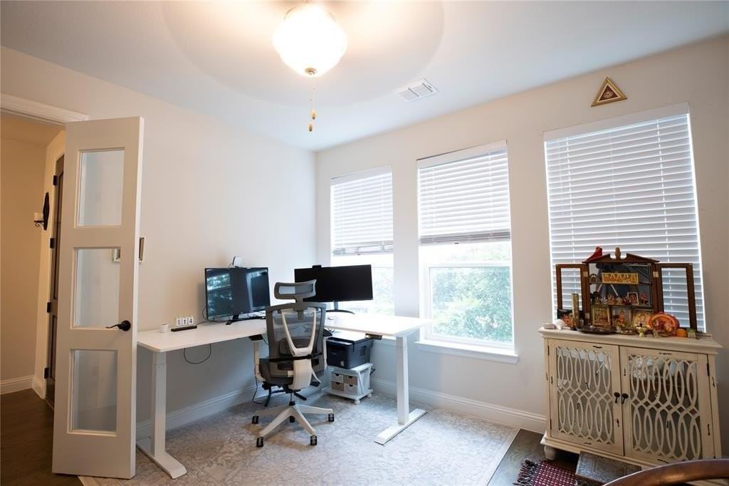 9329 Middle Ground Pl - Photo 6 of 39