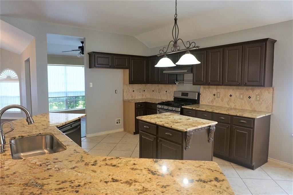 5513 Stonemoss Dr - Photo 5 of 20