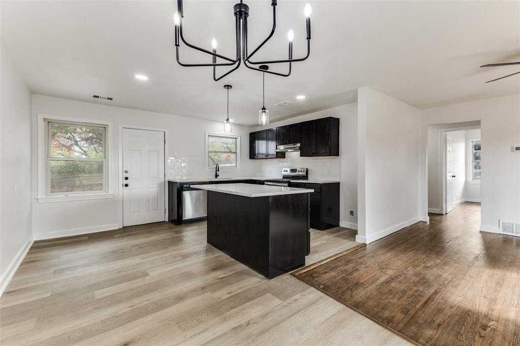 2723 Gus Thomasson Rd - Photo 7 of 25