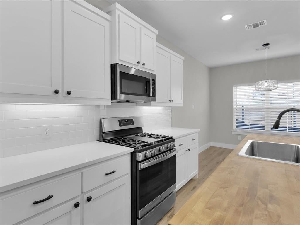 4905 Sweetbay Rd - Photo 4 of 26