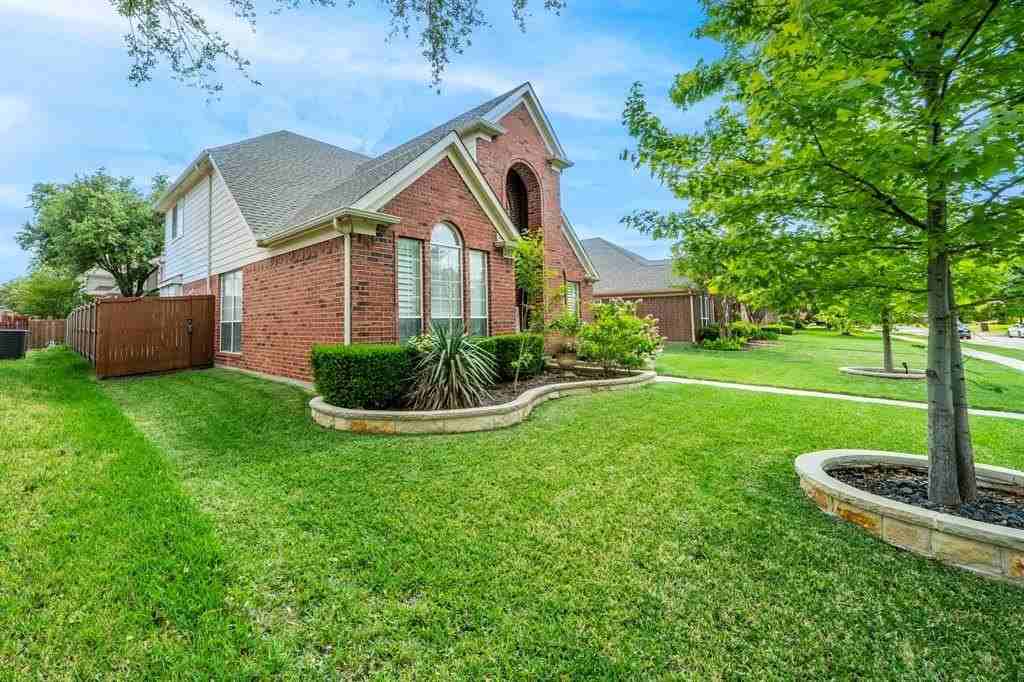 4716 Bull Run Dr - Photo 2 of 32