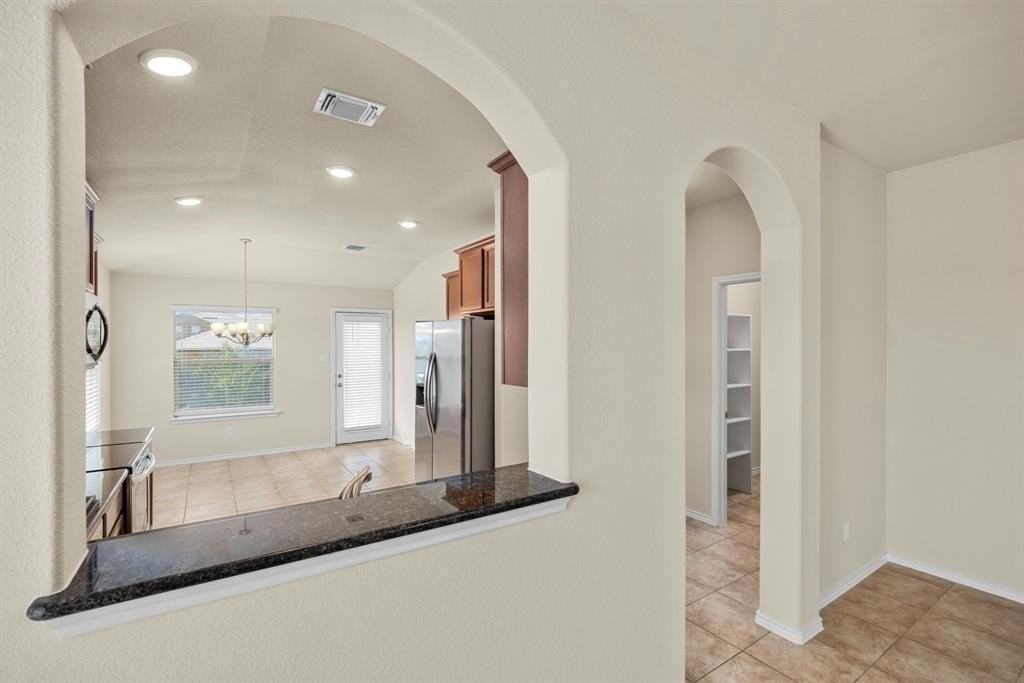 101 Plata Ln - Photo 4 of 28