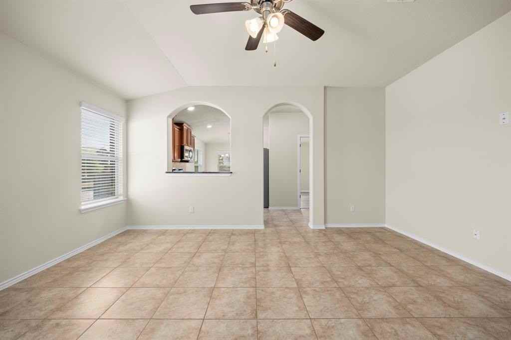 101 Plata Ln - Photo 6 of 28