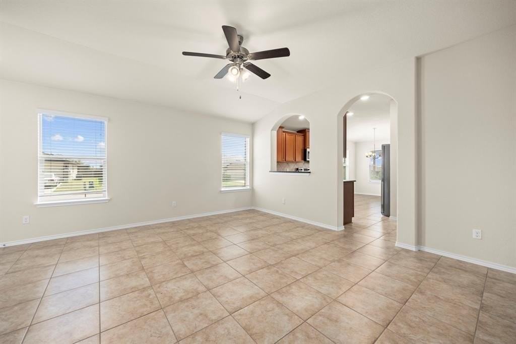 101 Plata Ln - Photo 7 of 28