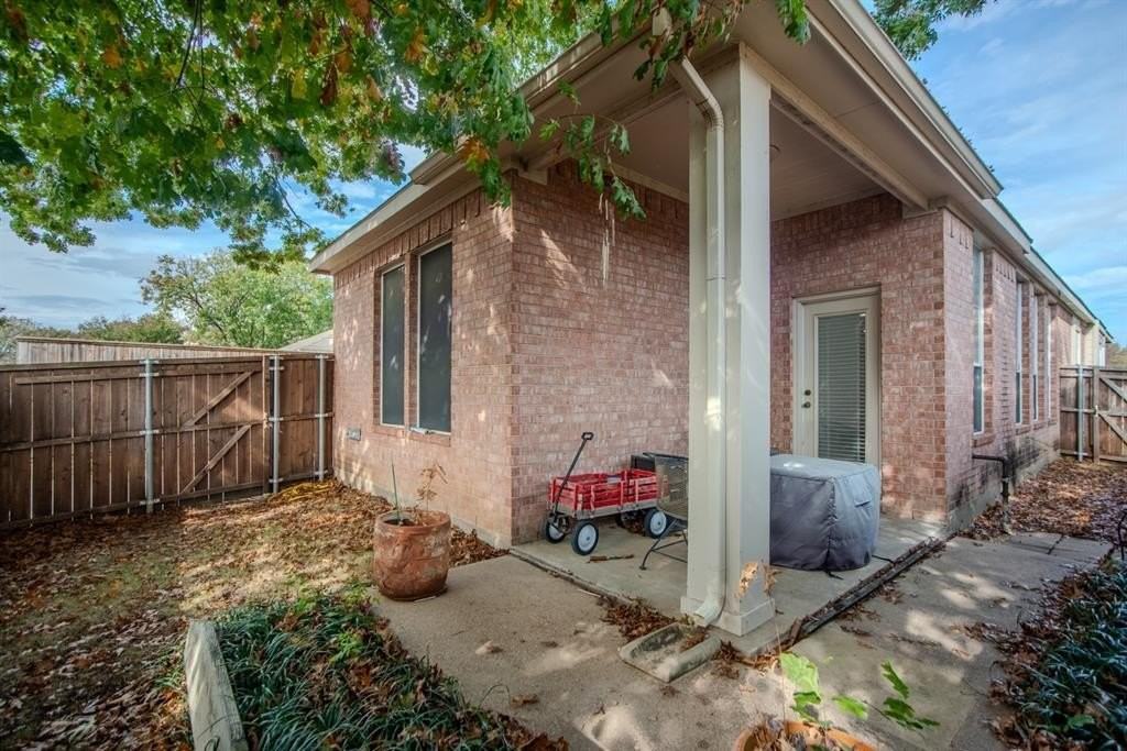 1610 Mapleleaf Fall Dr - Photo 4 of 36