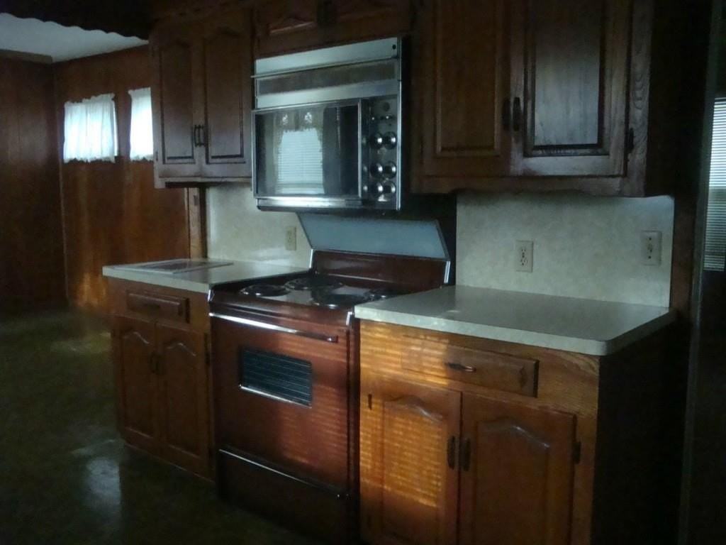 1801 Wilkinson Rd - Photo 6 of 9