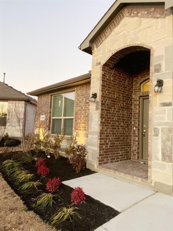 11536 Leeson St - Photo 3 of 35