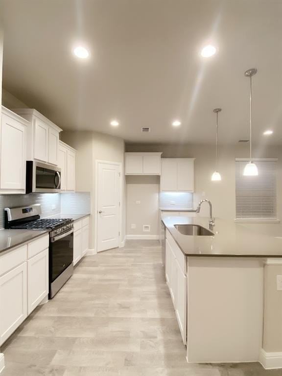 11536 Leeson St - Photo 5 of 35